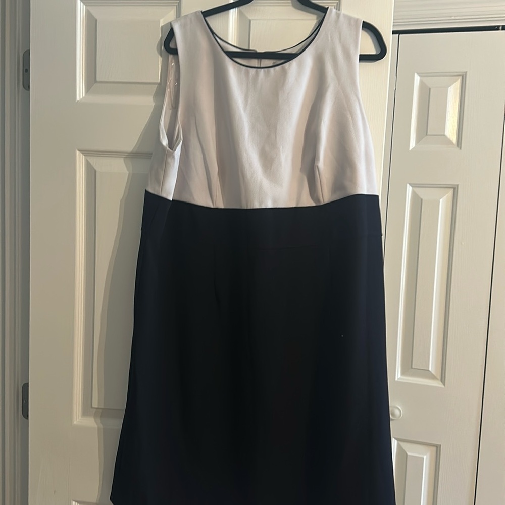 Nicolette size 20 lightly worn off white/ blow dress!